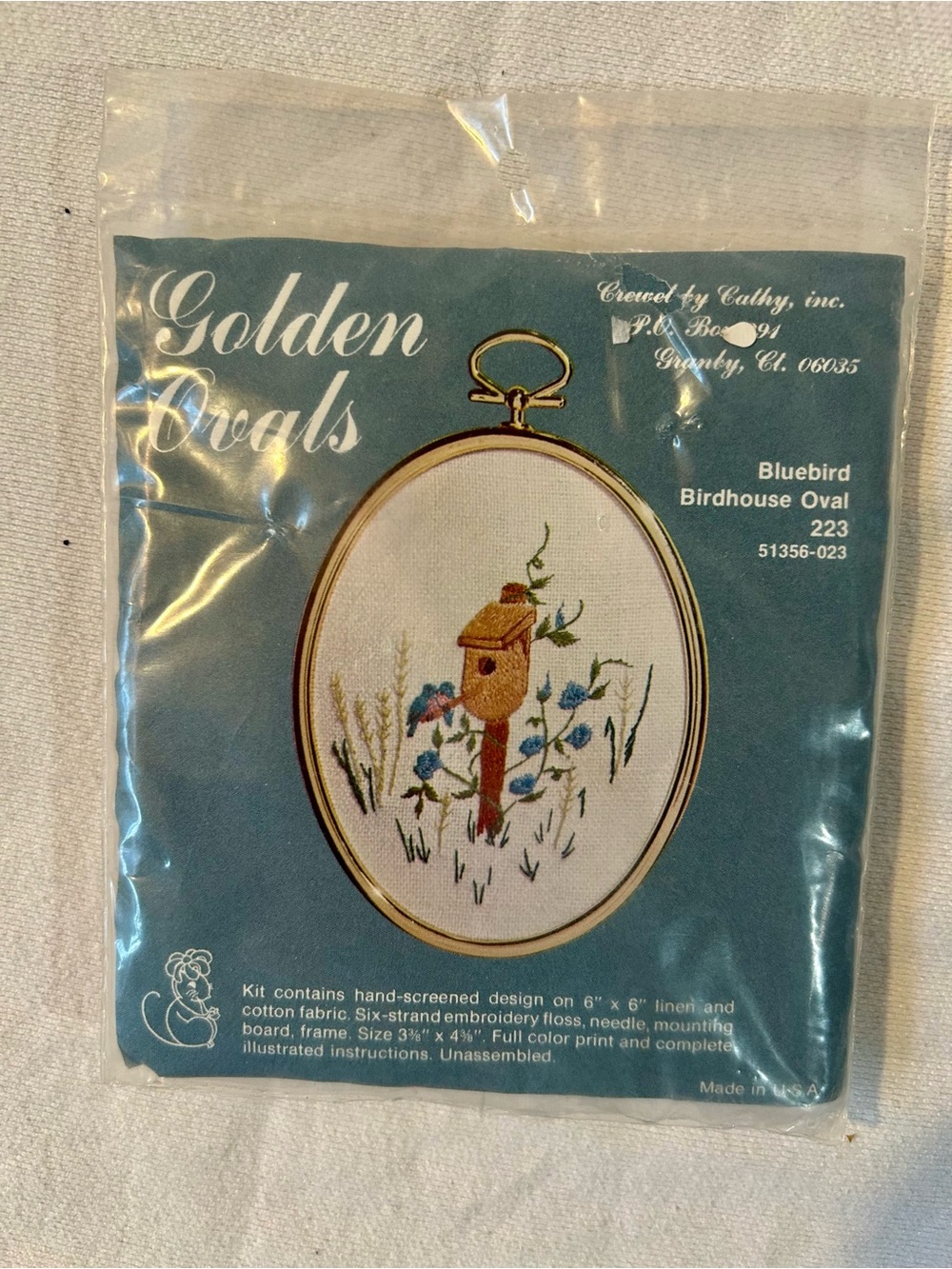 Vintage Crewel by Cathy Golden Ovals Bluebird Birdhouse Oval Kit 223 NIP